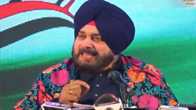 Punjab Election 2022: Chandigarh DSP moves criminal defamation suit against Navjot Singh Sidhu-dnm