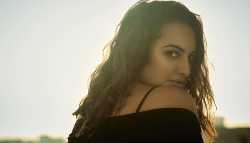 sonakshi sinha gives hilarious reply to follower