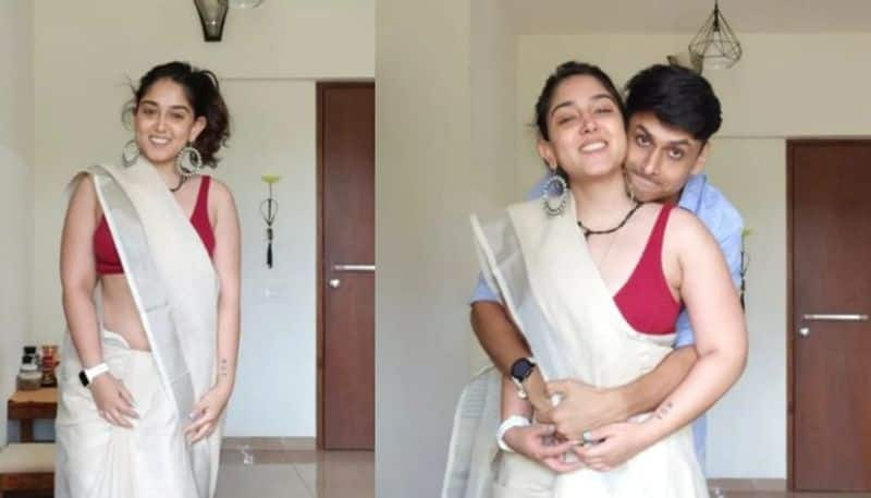 ira khan shares saree pic with boy friend and his mother