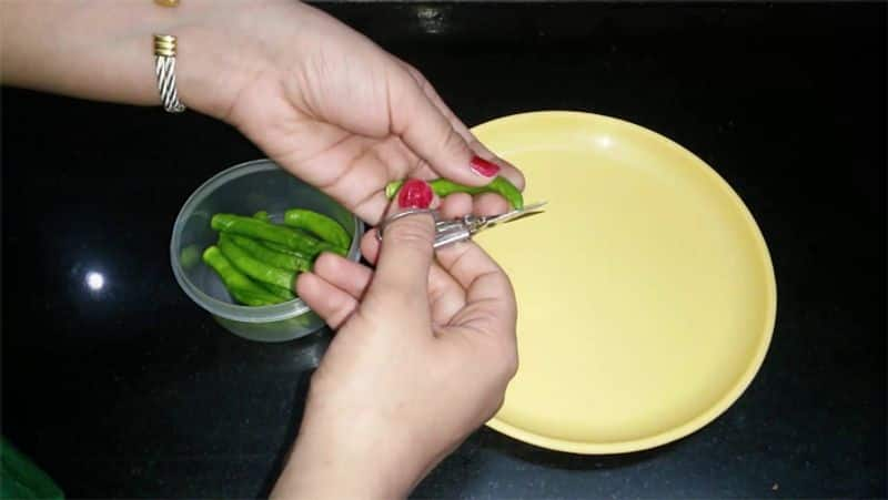 how to reduce burning sensation in hands after chopping chillies rsl