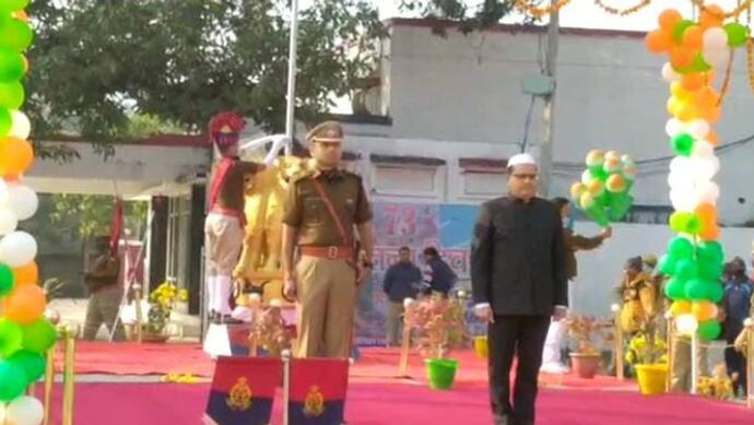 गणतंत्र दिवस पर रामनगरी ने यूं लहराया तिरंगा, देखें कैसे दी तिरंगे को सलामी