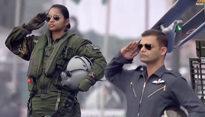 Republic Day 2022 Indias first woman Rafale jet pilot Shivangi Singh part of Air Force tableau gcw