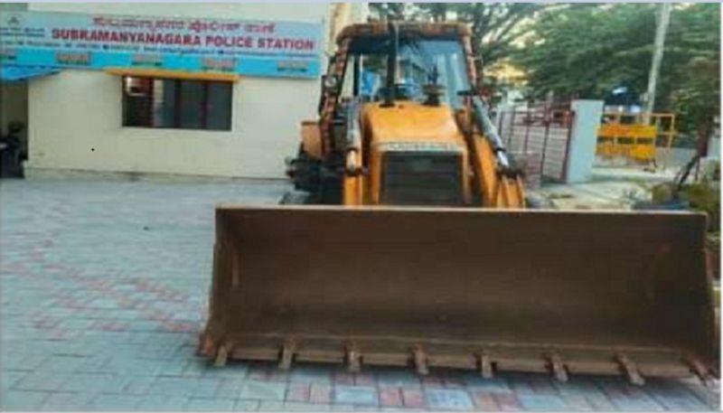 Chikkamagalur Kadur man theft jcb From Bengaluru Mah