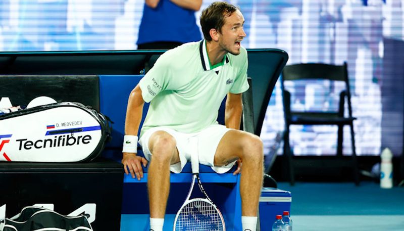 Australian Open Daniil Medvedev calls Australian fans idiots during heated Rafael Nadal final kvn