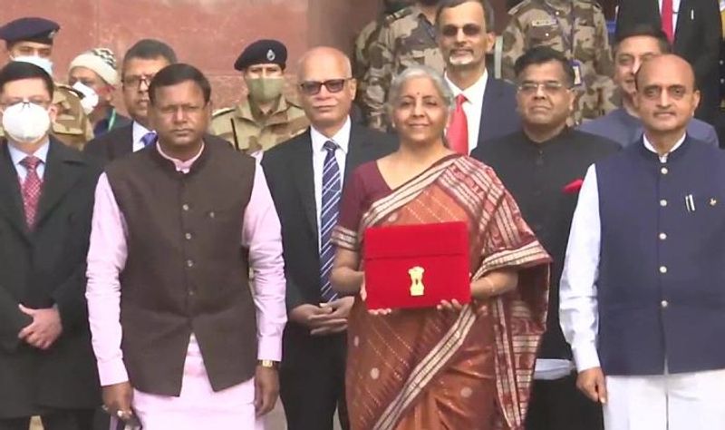 Budget 2022: Made in India tablet replaces Bahi-Khata for paperless Budget FM Nirmala Sitharaman-dnm