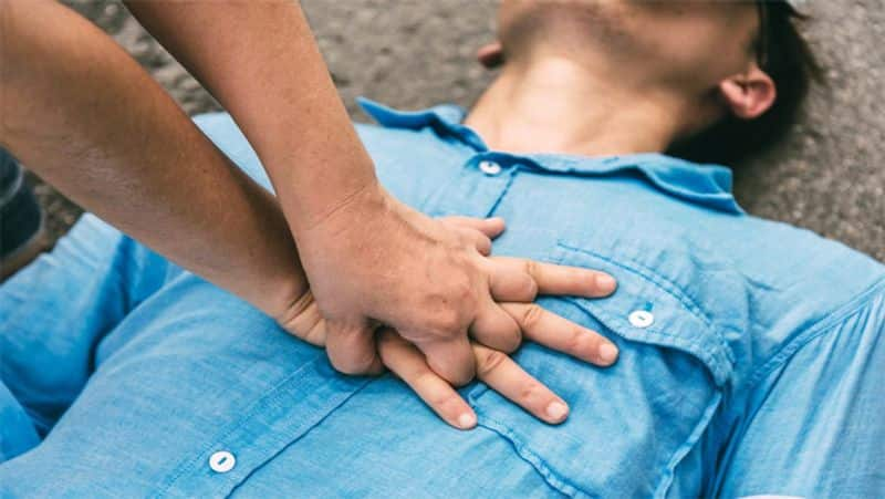 class 8 student dies of cardiac arrest in noida ash