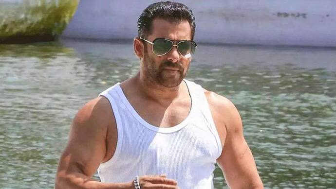 Salman Khan ने दिखाई धांसू बॉडी, एब्स देख हर कोई हुआ घायल, इस दिन दिल्ली में शुरू होगी Tiger 3 शूटिंग