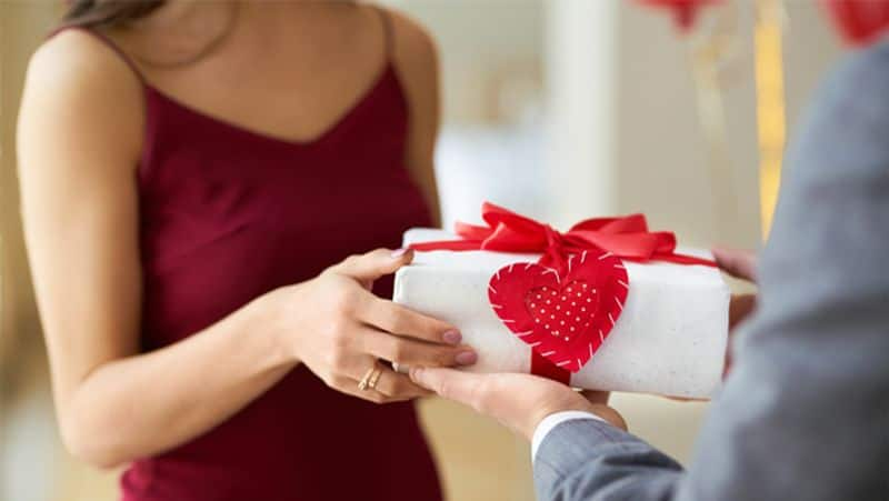 Why gifting is more Important in Relationship