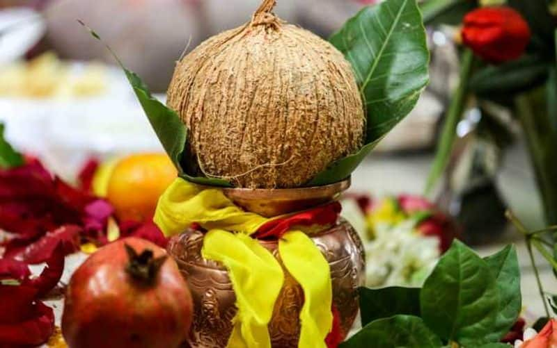 Priest Who Breaks Coconut on his Head in Bagalkot grg