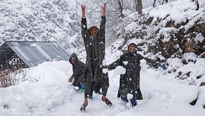 Weather Report: वेस्टर्न डिस्टर्बेंस ने फिर बिगाड़ा मौसम का मूड; बारिश और बर्फबारी से बढ़ेगी सर्दी