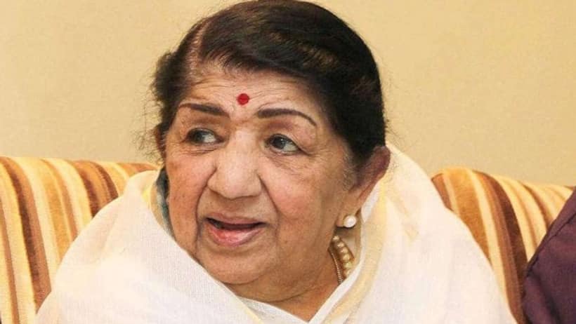 Lata Mangeshkar Passed Away : Sonia Gandhi ने जताई थी चिंता, बोला  उनके बिना भारत अधूरा है