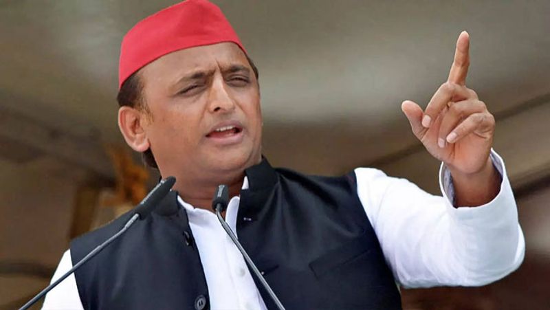 UP Election 2022 Akhilesh Yadav makes massive fake voting claim gcw