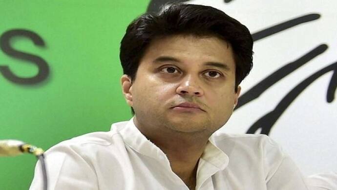 मंत्री Jyotiraditya Scindia ने CM Mamata Banerjee पर लगाया बंगाल के विकास की योजनाओं को अटकाने का आरोप