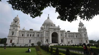 আজকের ধবধবে সাদা ভিক্টোরিয়া মেমোরিয়াল এক সময় ছিল কালো কুচকুচে