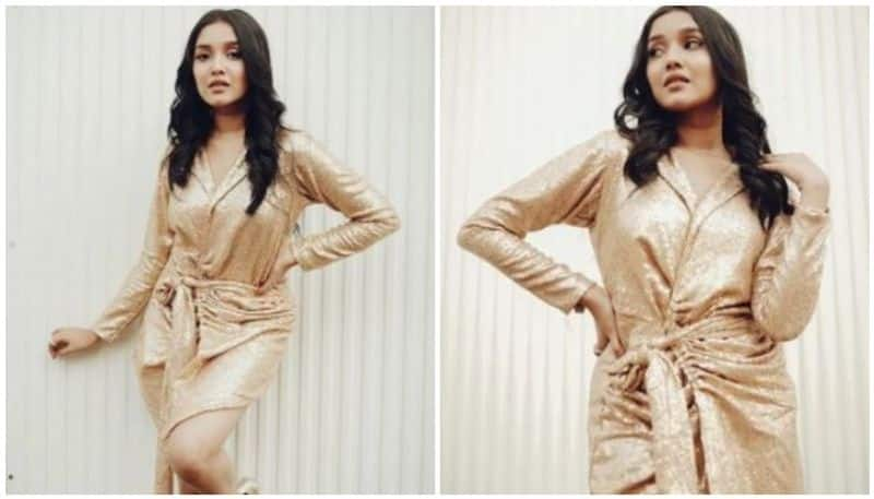 Anikha surendran golden outfit dress viral photo shoot