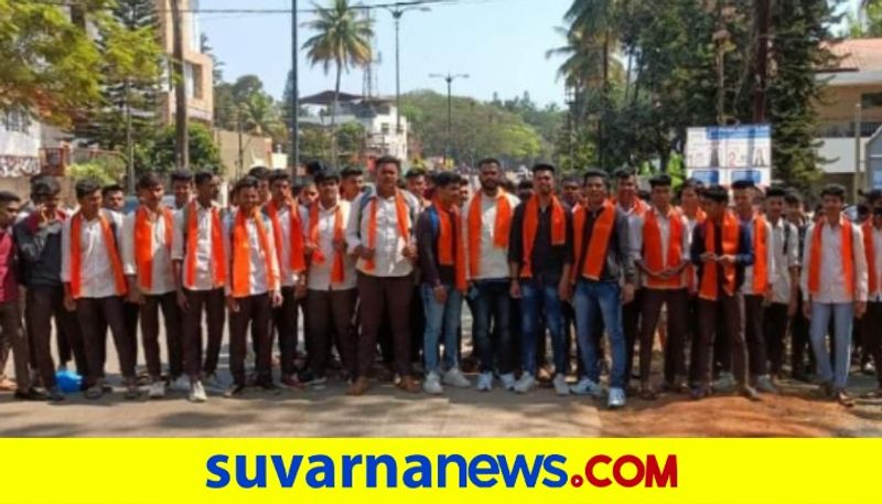 Belagavi Students arrive to colleges wearing saffron Shawl Chant Jai Shriram mnj