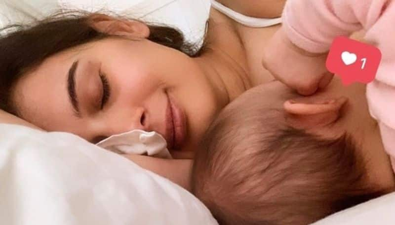 breastfeeding picture shared by evelyn sharma