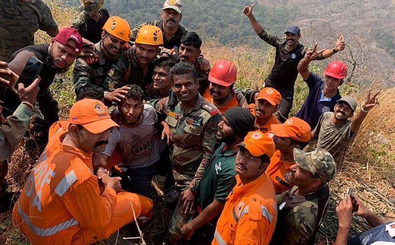 After two days trekker trapped in hill cleft in Kerala rescued by Army pod