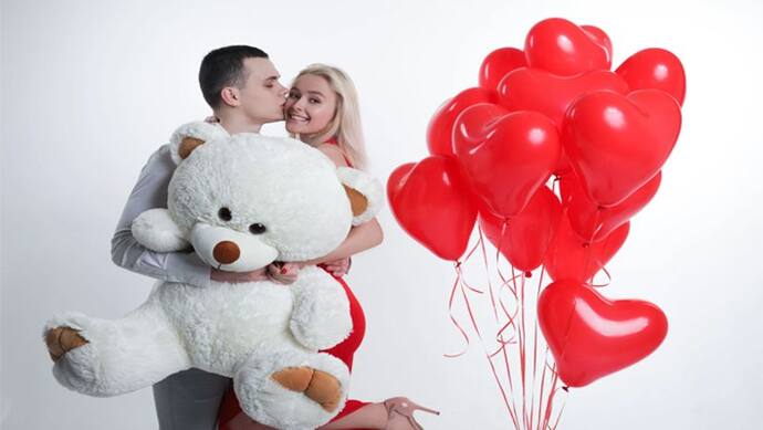 Happy Teddy Day 2022: US के प्रेसीडेंस की वजह से बना था दुनिया पहला टेडी बियर, जानें इस दिन का इतिहास