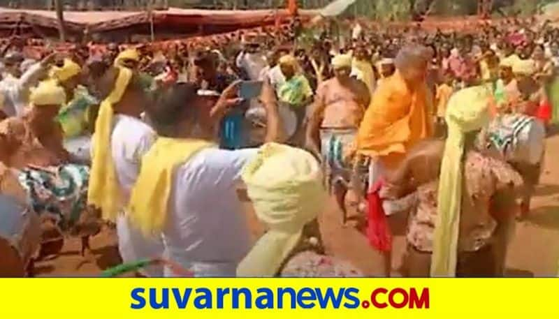 Speaker Vishweshwar Hegde Kageri Dances in Temple Fest hls