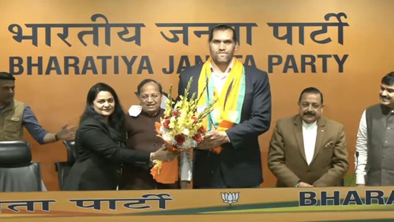 WWE Star, professional Indian Wrestler The Great Khali joins BJP before Elections