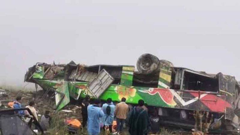 bus accident in Peru...20 killed, 33 injured