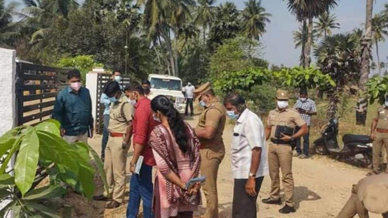 A petrol bomb has exploded at the house of an AIADMK leader near Sivagiri