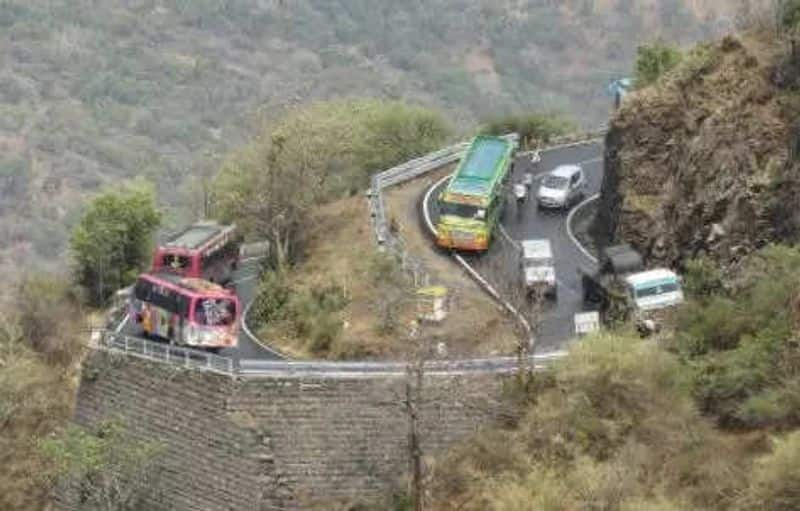 Anbumani said that the child was bitten by a snake and died due to lack of road facilities