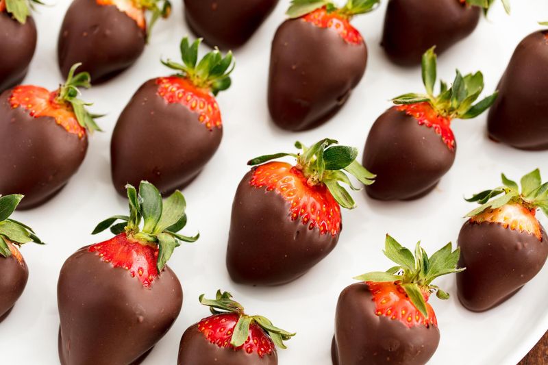 This Valentine's Day impress your special someone with these mouth-watering Chocolate Strawberries