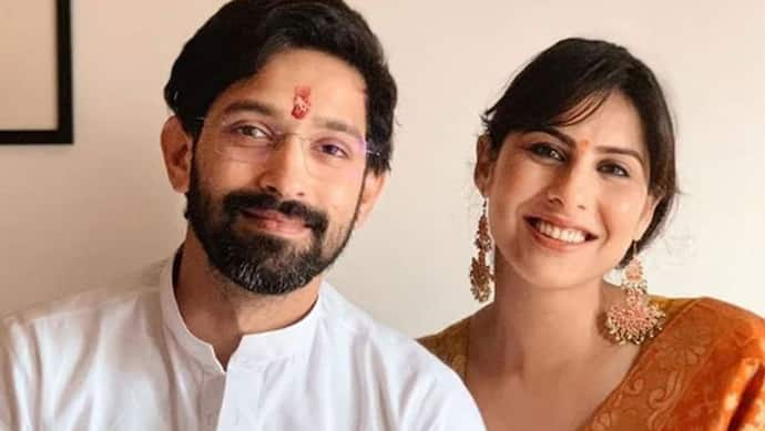 कई बार टलने के बाद आखिरकार Valentine Day पर Vikrant Massey ने गर्लफ्रेंड शीतल ठाकुर से की शादी