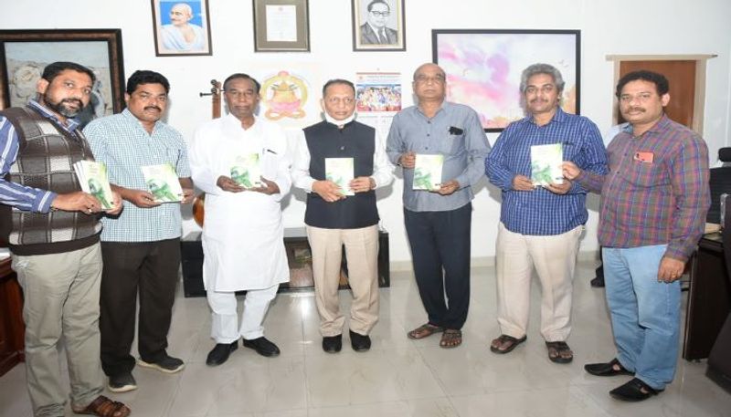 tangeda kishan rao unveils gulabila mallareddy poems book