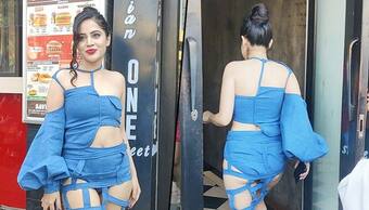 What's wrong with Urfi Javed? Why does she wear bizarre outfits? Netizens confused