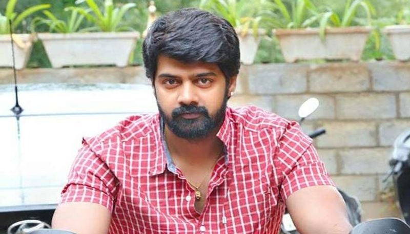 Tollywood Young Hero Naveen Chandra Secrete Marriage