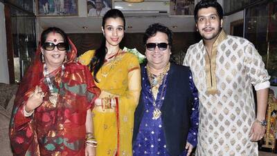 Bappi Lahiri Death: बेटा-बेटी, बहू और पोता..ऐसी है बप्पी लाहिड़ी की फैमिली, ये सिंगर रिश्ते में लगते हैं मामा