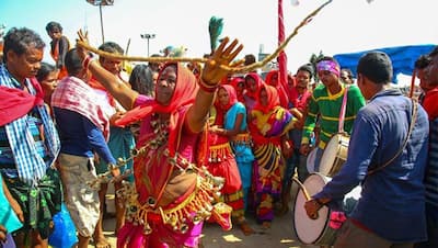 मेदाराम जतारा: ये है एशिया का सबसे बड़ा आदिवासी मेला; देखने को मिलती हैं अद्भुत परंपराएं; देखिए कुछ PICS