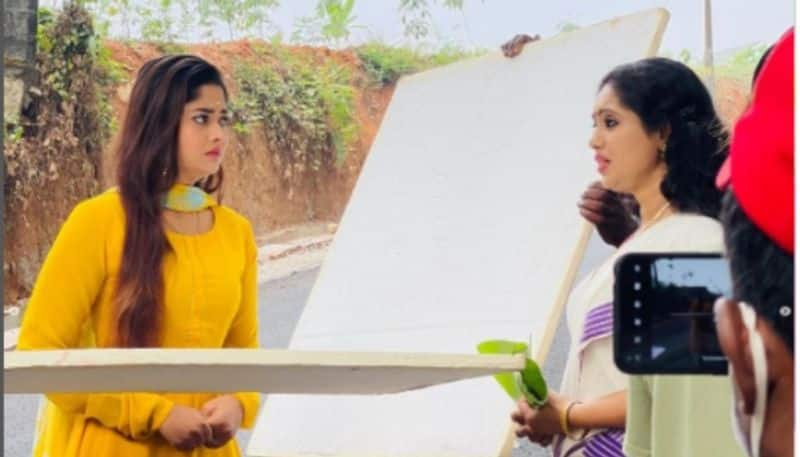 Serial star Aishwarya Ramsai sharing location pictures