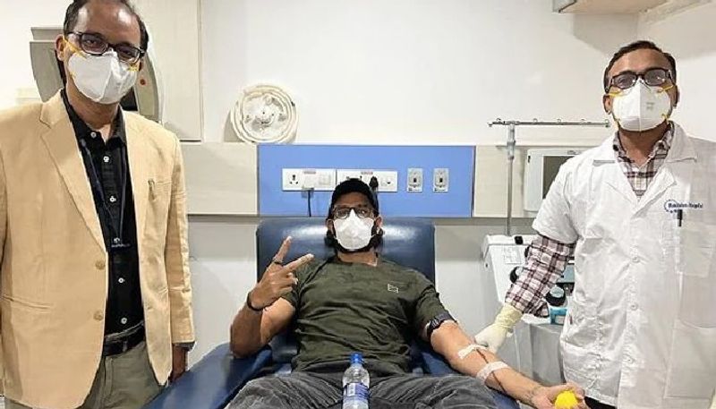 hrithik roshan donated his rare group of blood