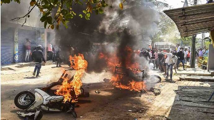 बजरंग दल कार्यकर्ता की अंतिम यात्रा में भारी हिंसा, दुकानों पर पथराव, गृह मंत्री बोले- तीन आरोपी गिरफ्तार