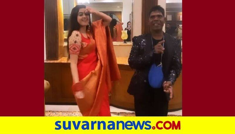 Bhuban Badyakar dances to his own viral song Kacha Badam watch this Instagram Reel akb