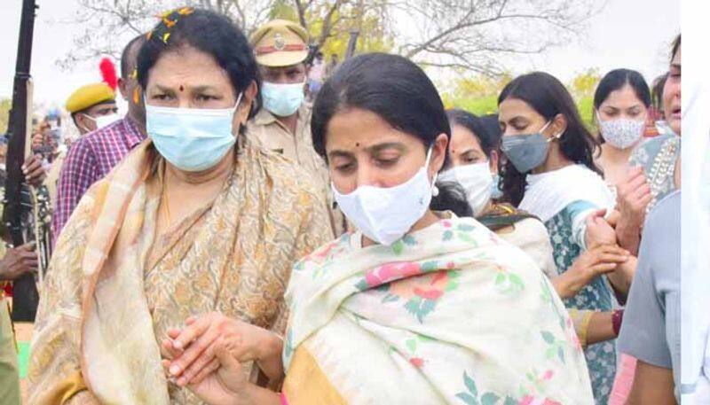 Mekapati Gautham Reddy last rites completes in Udayagiri