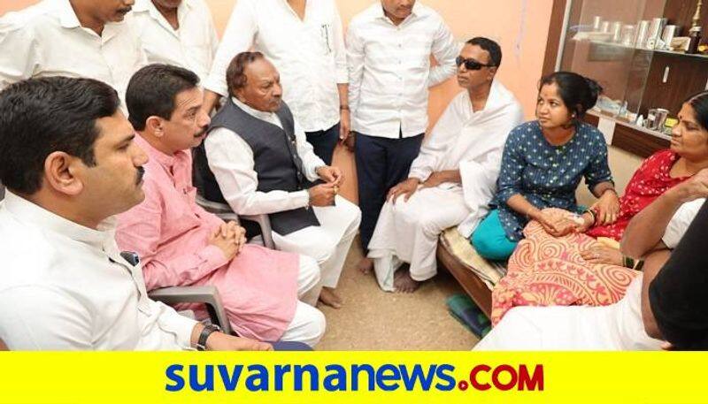 10 Lakh Rs Financial Aid to Harsha Family From Karnataka BJP grg