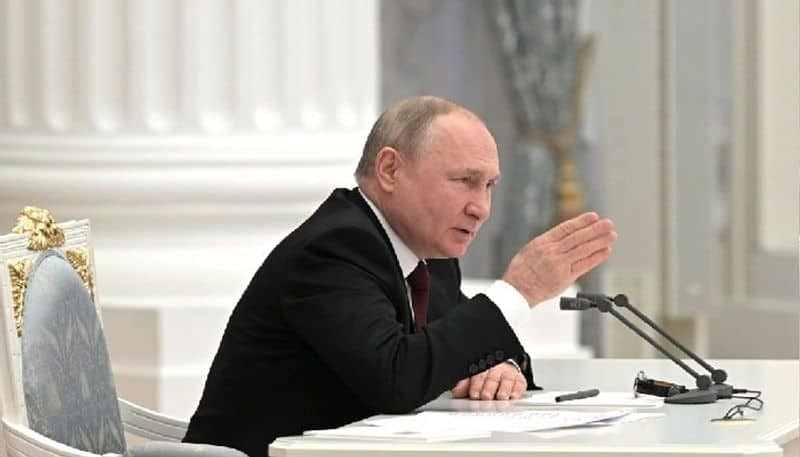 Russian President Vladimir Putin to Ukrainian military Take power into your own hands gcw