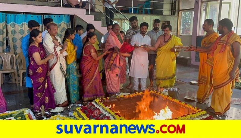 eshwarappa Visits gowrigadde ashram And  takes blessings of avadhutha vinay guruji rbj