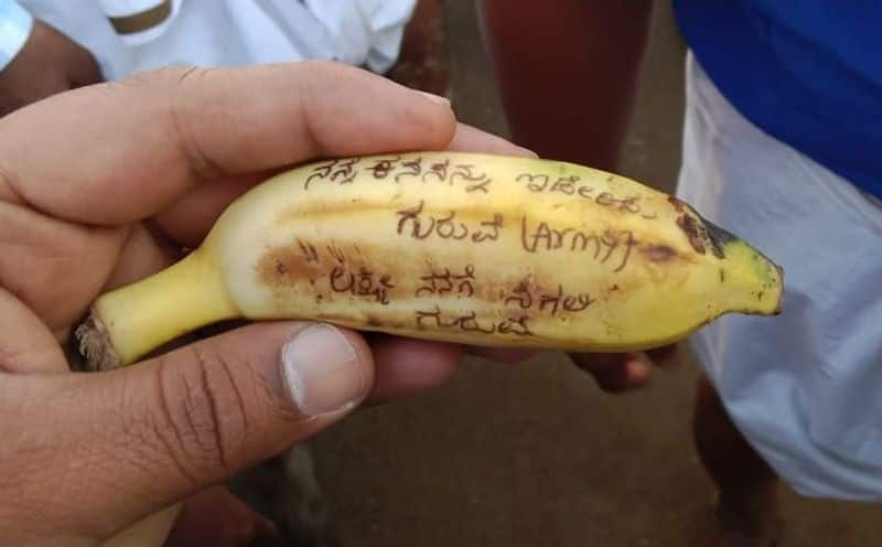 Fans Shows Puneeth Rajkumar Photo During Kottureshwara Fair in Vijayanagara grg