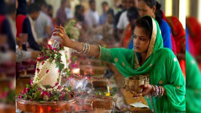 Doing hanuman pooja in Shiv mandir relieves from all difficulties