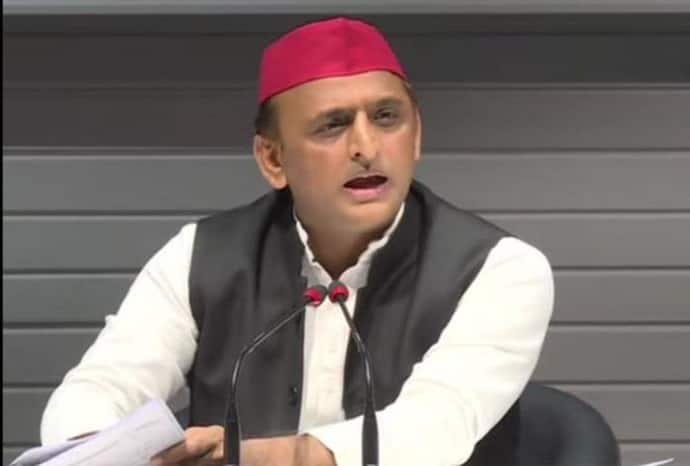 यूपी चुनाव: यूक्रेन में फंसे छात्रों को लेकर अखिलेश हुए हमलावर, कहा- BJP कर रही है झूठी तारीफ, सच्चाई है भयावह