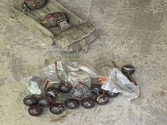 Heavy Local bombs in YCP Leader Byreddy Siddharth supporter house AKP 