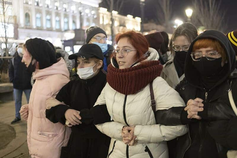 not report the word war in Russia 6000 anti war protests arrested