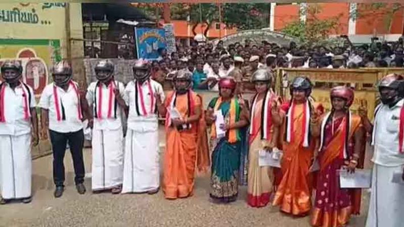 Thisayanvilai Town Panchayat... aiadmk councillors came with helmet