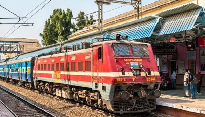 train accident... college student died in cuddalore